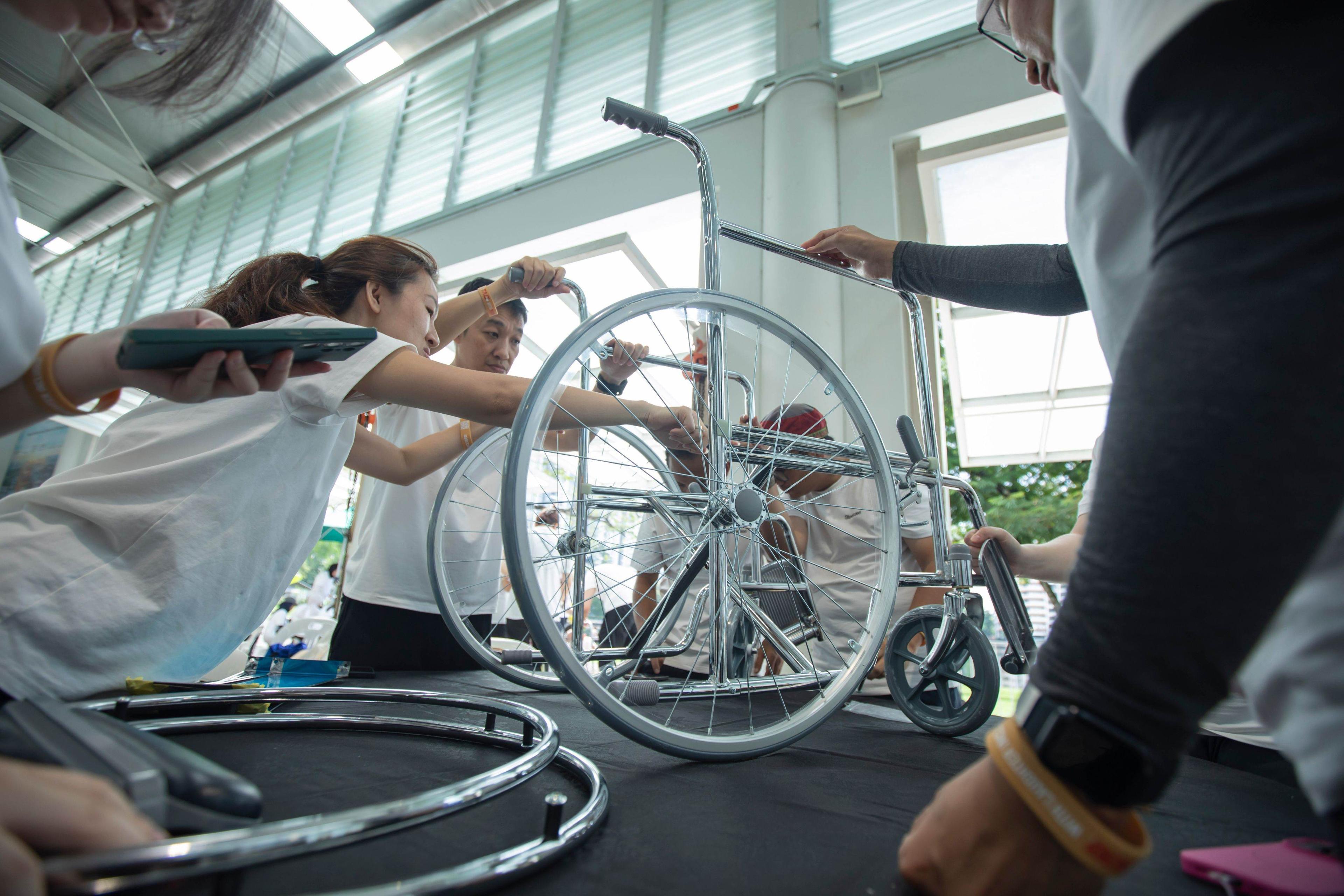 CSR team volunteering
